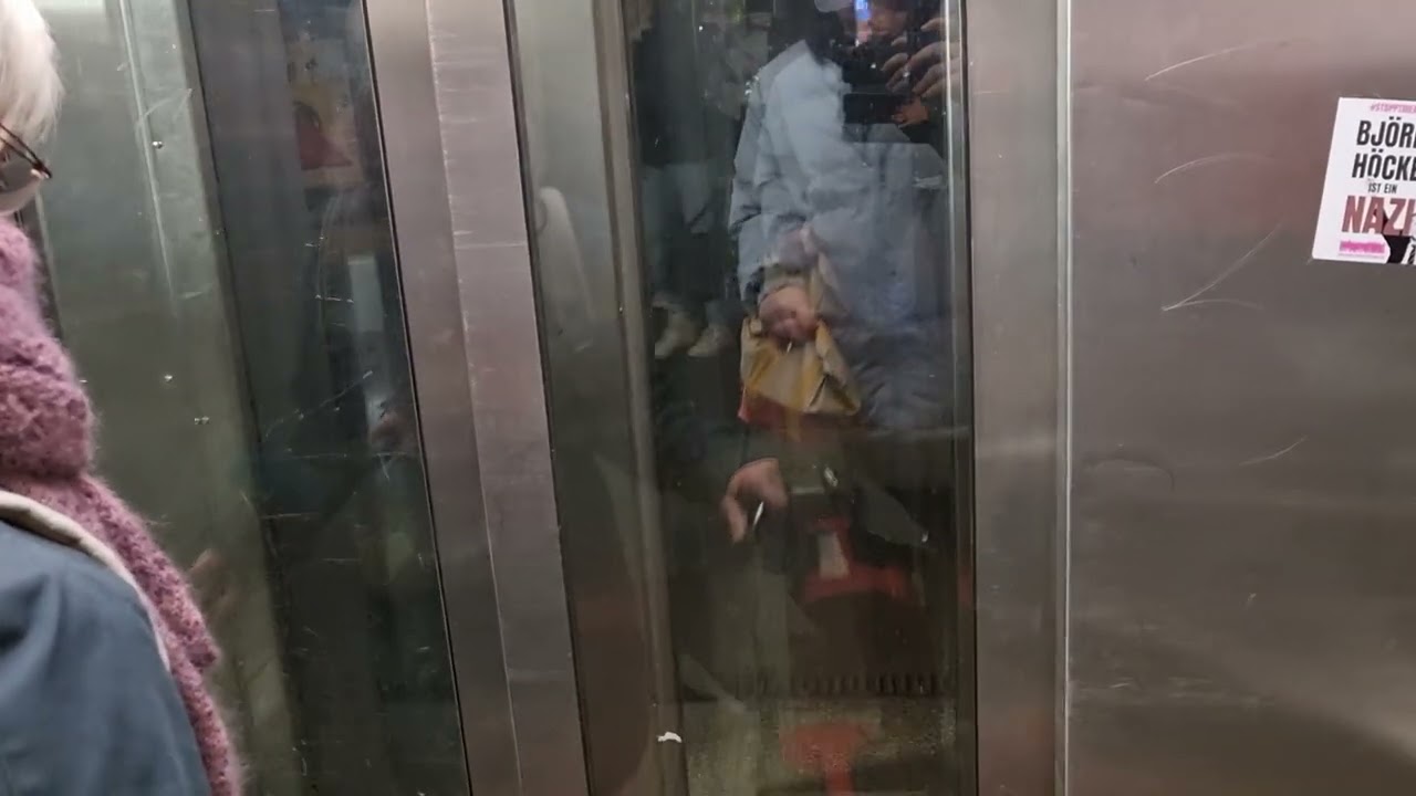 Schrägaufzug Hütter im Hauptbahnhof Hamburg (U1, U3, S1, S2, S3, S5)