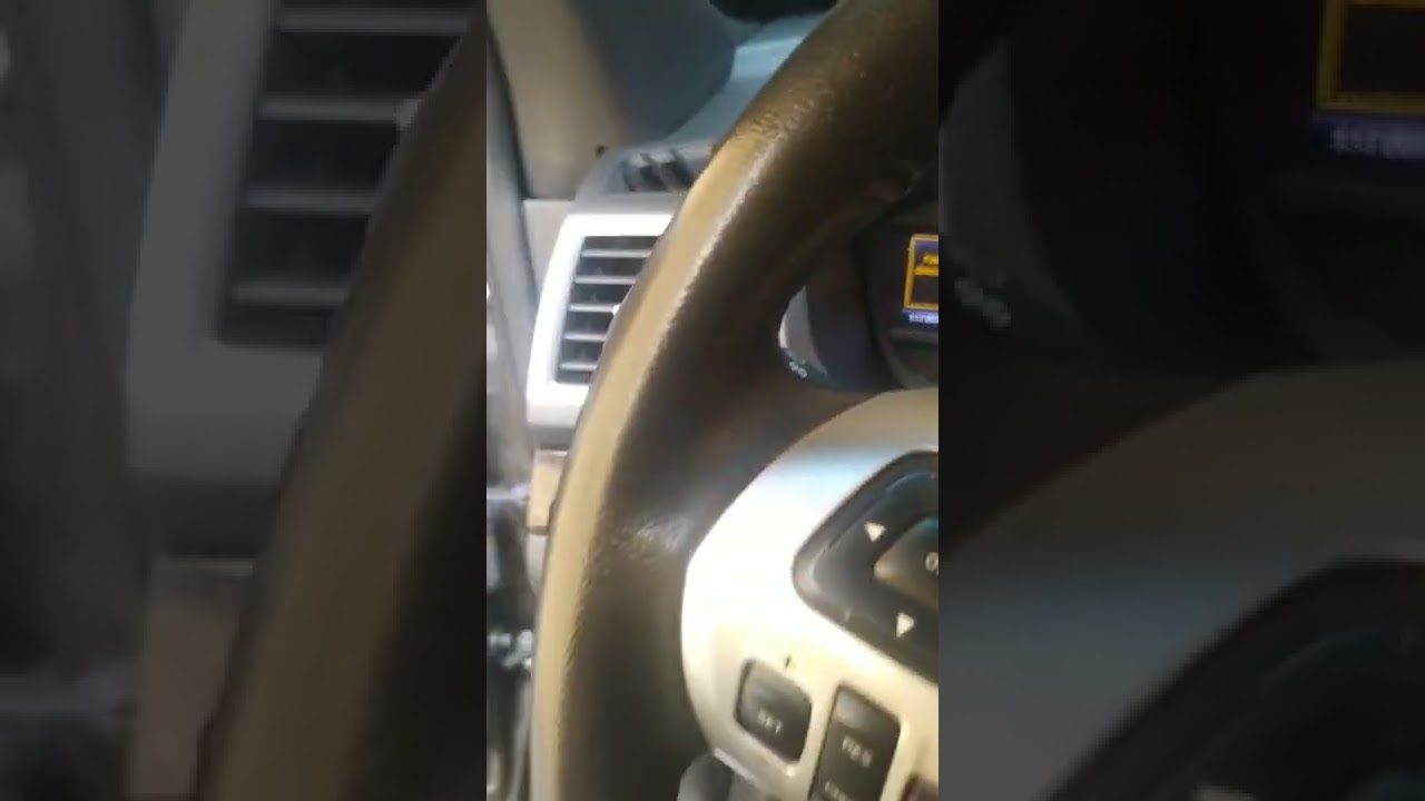 solucionando problema electr&oacute;nico de direcci&oacute;n asistida de Ford Explorer