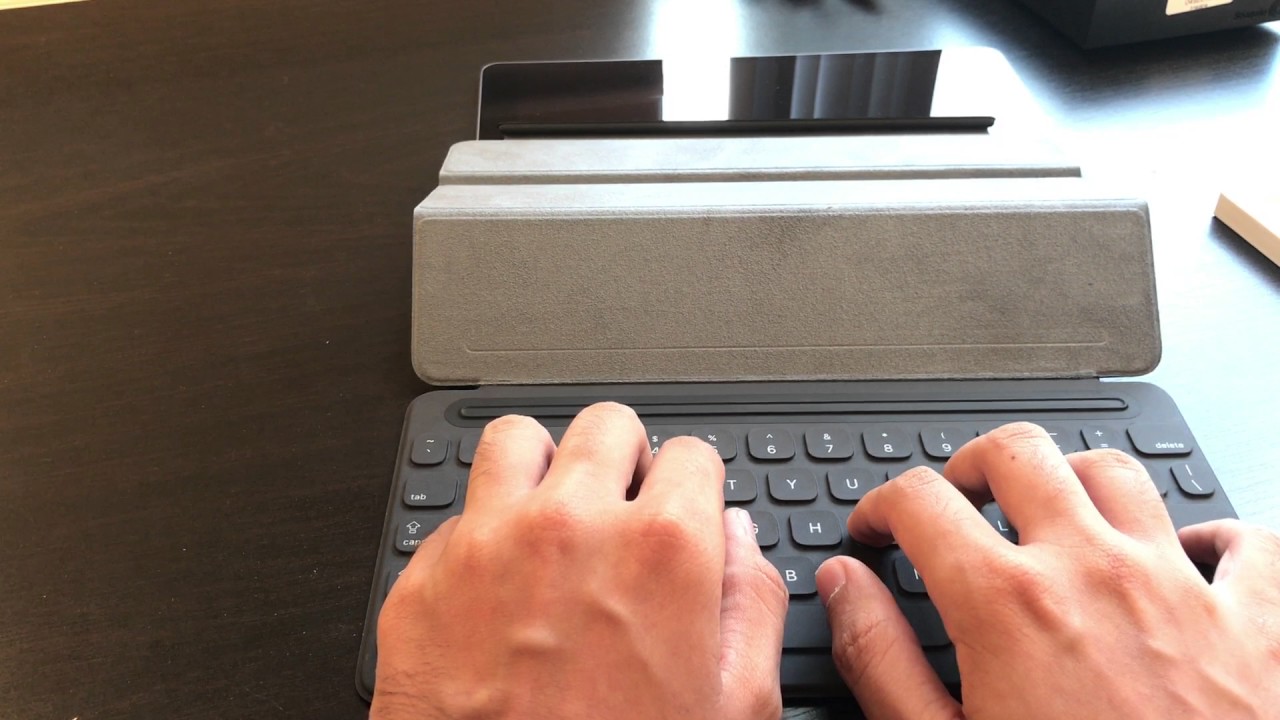 iPad Pro 10.5 (2017) with Apple Smart Keyboard Unboxing