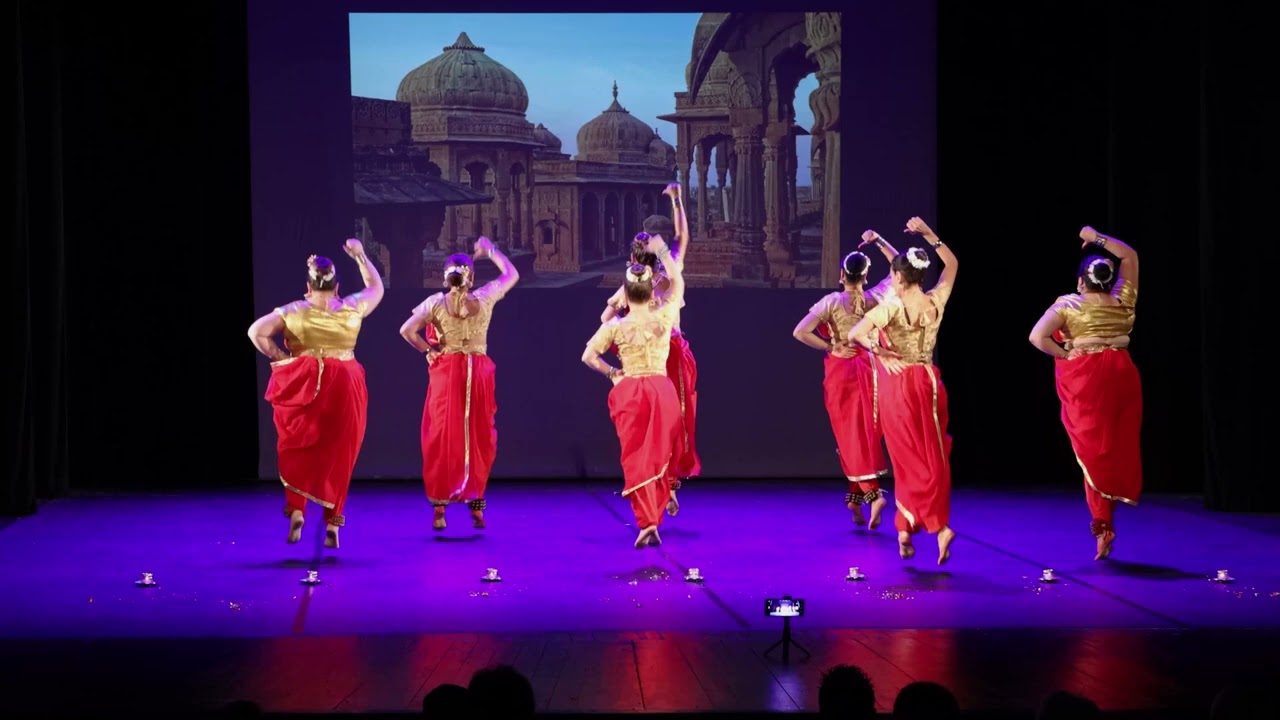 Dheem Ta Dare dance performance, Bollywood dance. choreography by Juanita HASCOËT