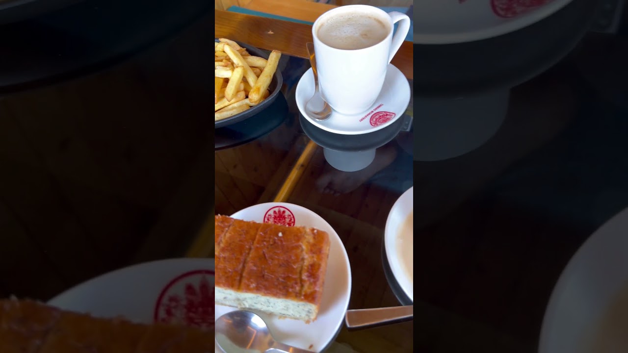 Coffee time #chefsumiskitchen #whatsinfoodiesbook #shortvideo #youtubeshorts #travelvlog