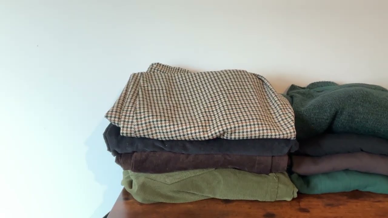 Extreme Minimalist Wardrobe Tour