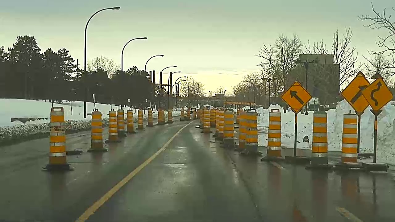 Tesla Model 3 Autopilot Successfully Navigates a Construction Zone