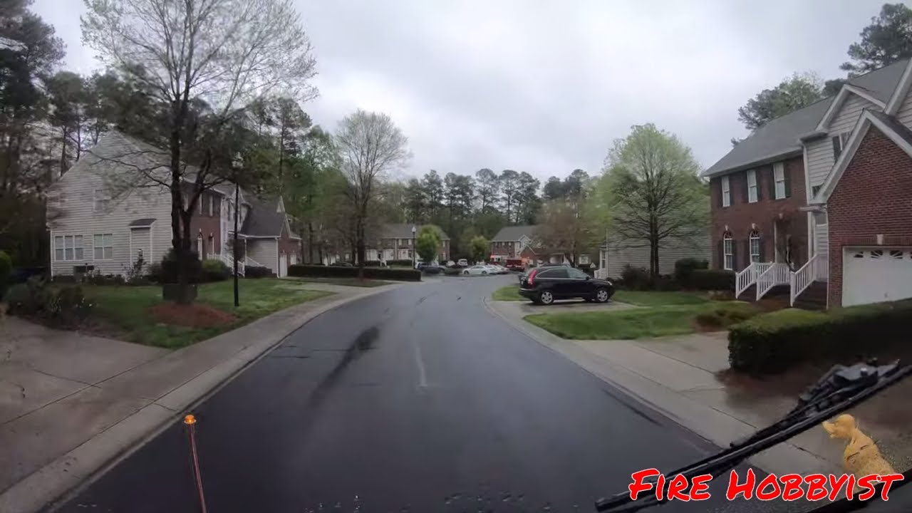 Engine Company Responds on Medical Call [Firetrucks Responding]