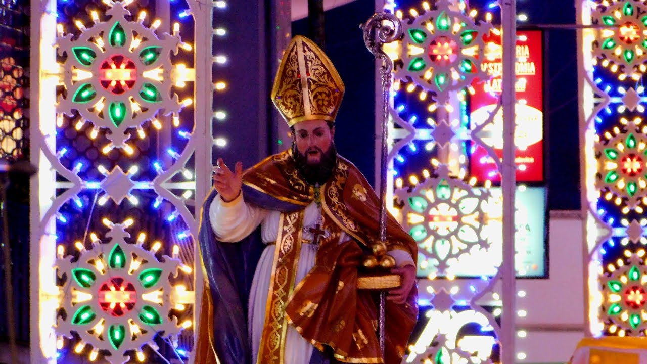 Uscita della Processione di San Nicola, Patrono di Uggiano Montefusco (Manduria)-(Ta). Marcia Mosè.