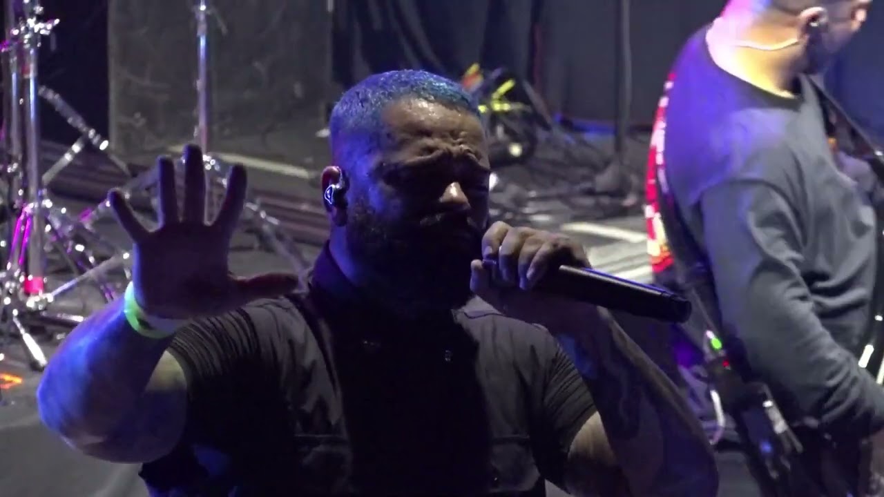 Female Mosh Pit Only! 💣 | Eminence – ‘Unfold’ (Live @ Mister Rock, Brasil 🇧🇷)