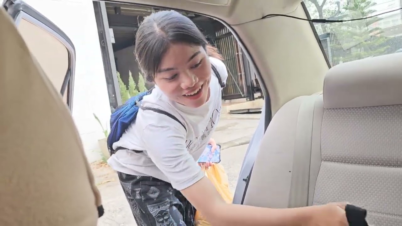 สาวลาวมาเห็นนักเรียนไทยสอบเข้ามหาวิทยาลัยทางเลือกมีเยอะมาก🇹🇭