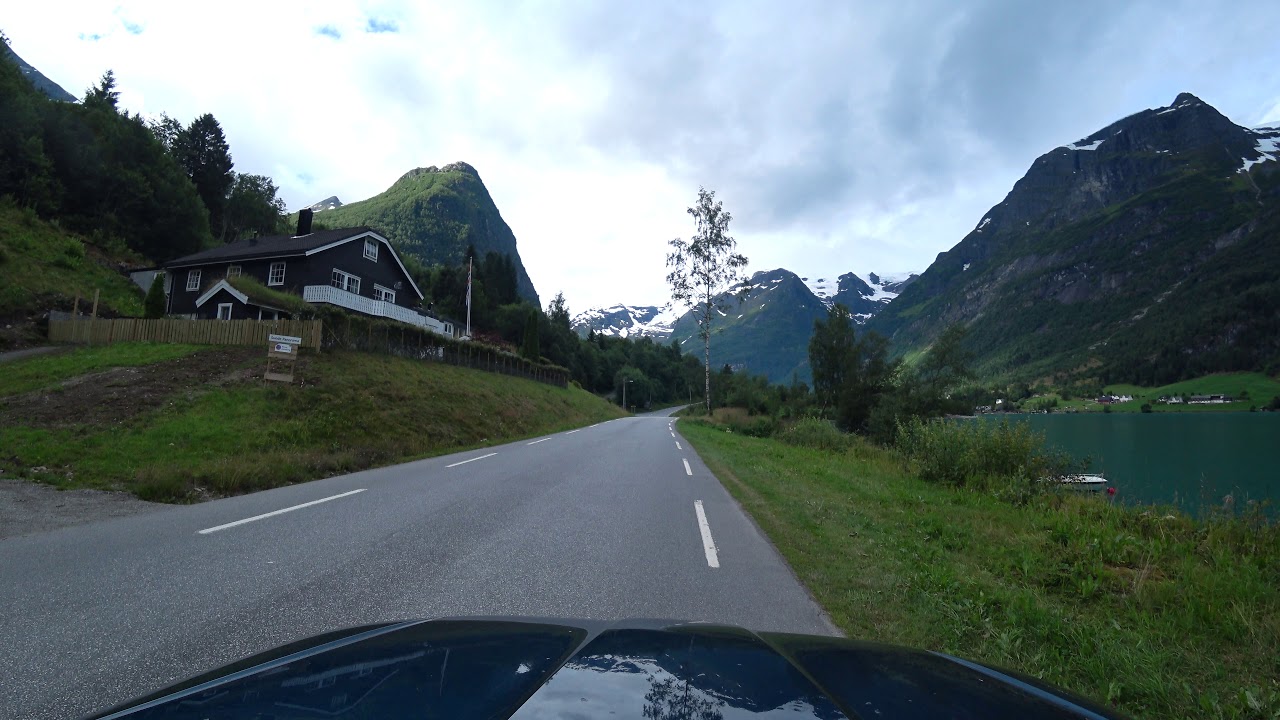 Veien til Briksdalsbreen fjellstove 2020