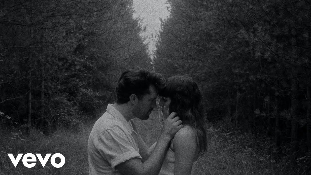 Oh Wonder - Don't Let The Neighbourhood Hear (Official Video)