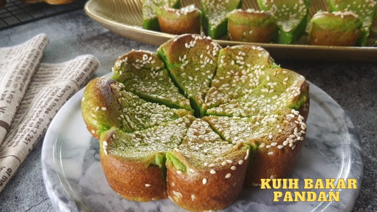 Kuih Bakar Pandan Garing di Luar Lembut di Dalam | Baked Pandan Custard Cake