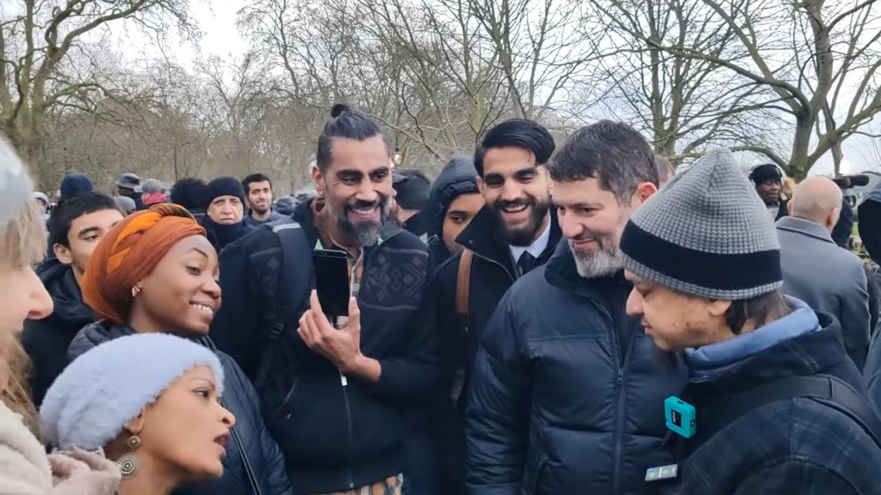 Satan Tries To Ruin A Peaceful Conversation | Mansur | Speakers Corner 