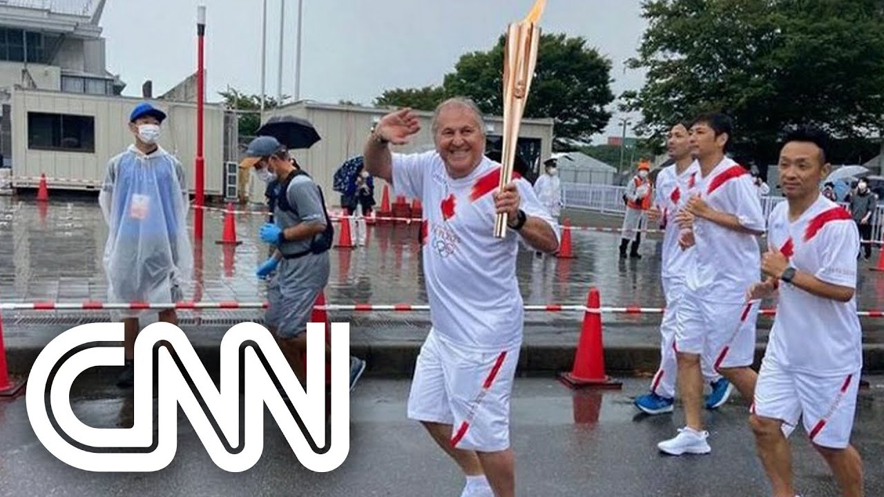 Zico leva tocha ol&iacute;mpica no Jap&atilde;o e diz que Brasil &lsquo;lhe negou essa oportunidade' | CNN DOMINGO