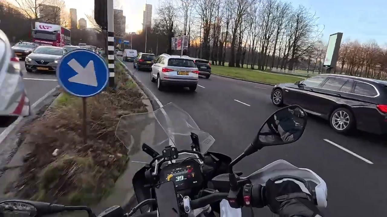 03 BMW R1250GS Forensen 6&deg;C Den Haag-Delft