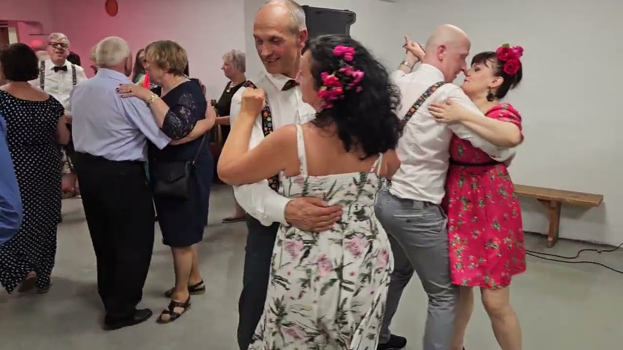 Zachwycające tango od kapeli Stąporkowskiej dla wspaniałych gości na potańcówce w Zwoleniu.