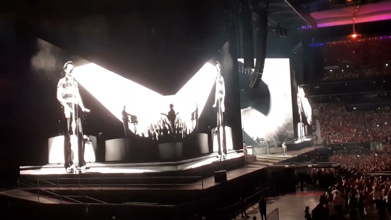 Harry Styles LOT Frankfurt N2 06.07.23   AS IT WAS   KIWI  waterfight