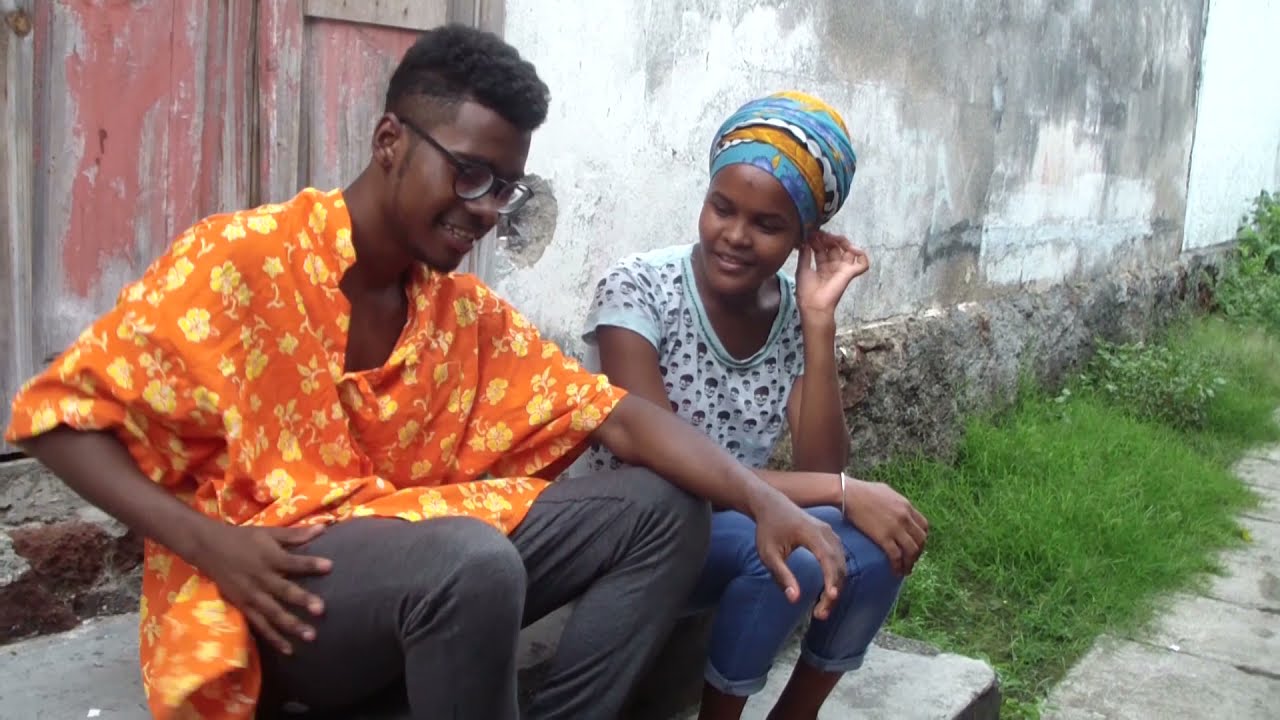 ADJAL YA NDROLO HAWARA ( film complet version mahorais )