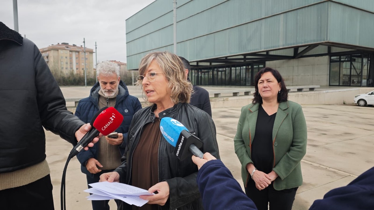 Tortosa inicia la instal·lació de plaques solars als pavellons de Remolins i el Temple
