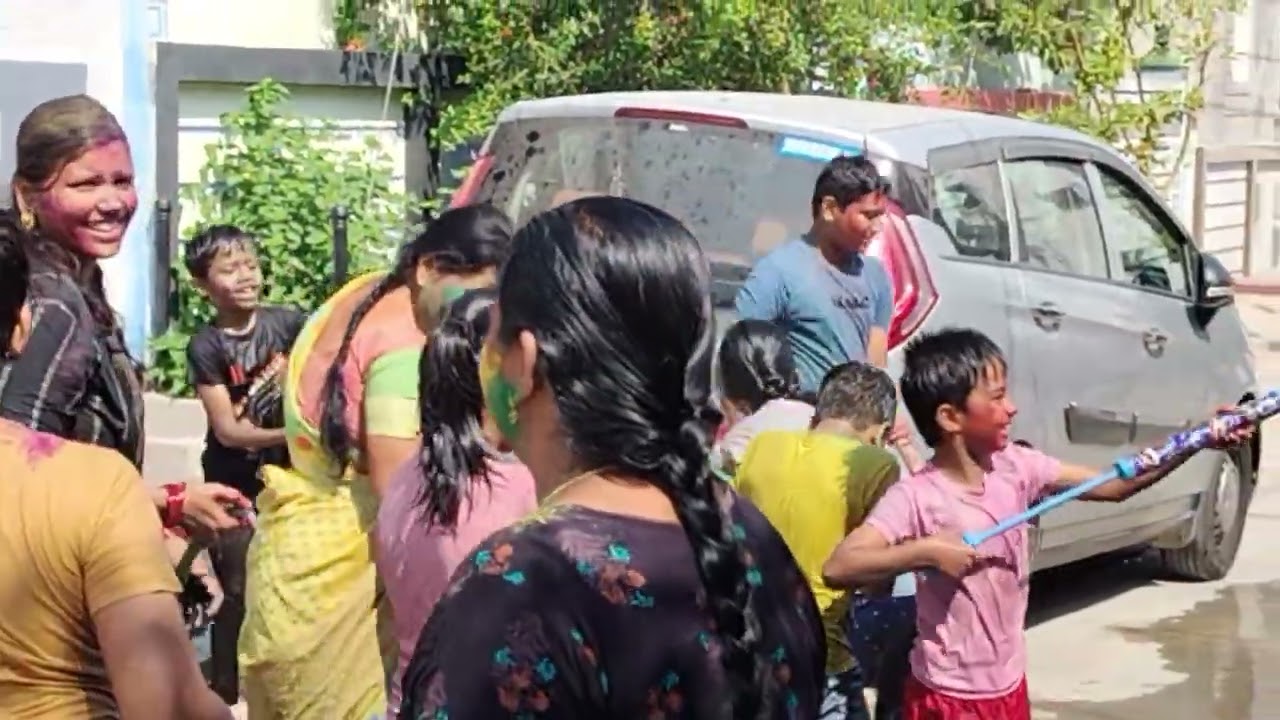 ఆత్మీయులతో హోలీ హరి గార్డెన్ 