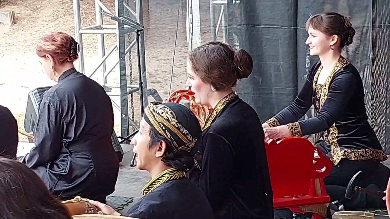 Rujak Jeruk Musim Gugur 2025 Gamelan Dadali