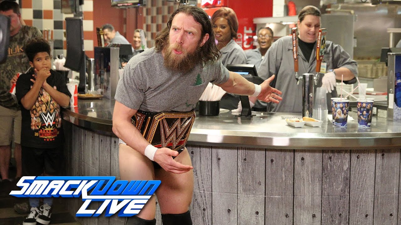 Дэниел Брайан высмеивает потребительство во вселенной WWE: SmackDown LIVE, 8 января 2019 г.