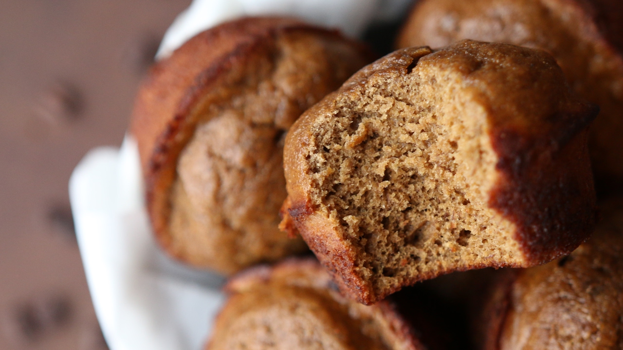 Healthy Breakfast Ideas | Low Calorie Espresso Banana Protein Muffin Recipe For Weight Loss