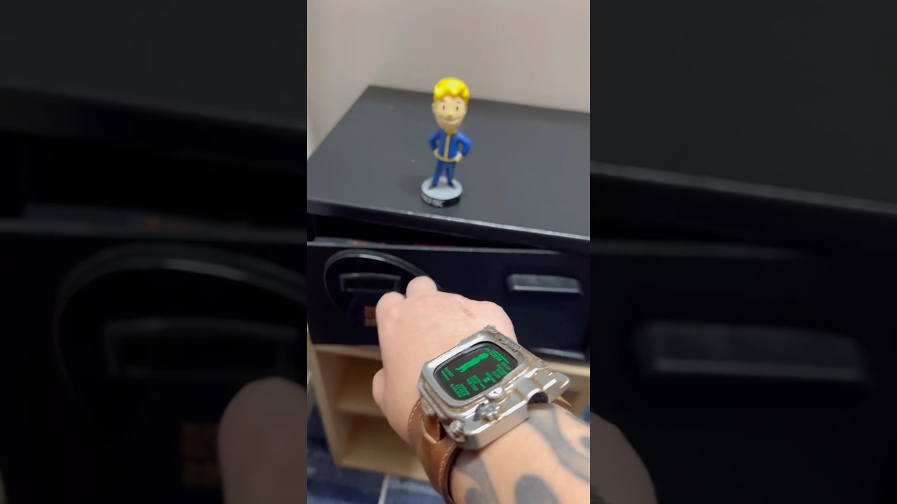 HIDDEN VAULT TEC LOOT INSIDE THE SAFE!