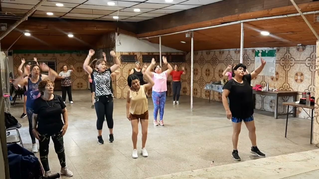 Baile entretenido 15 Viernes 6 de Marzo 2026 profesora Angela Sierra club los 120 lo Espejo