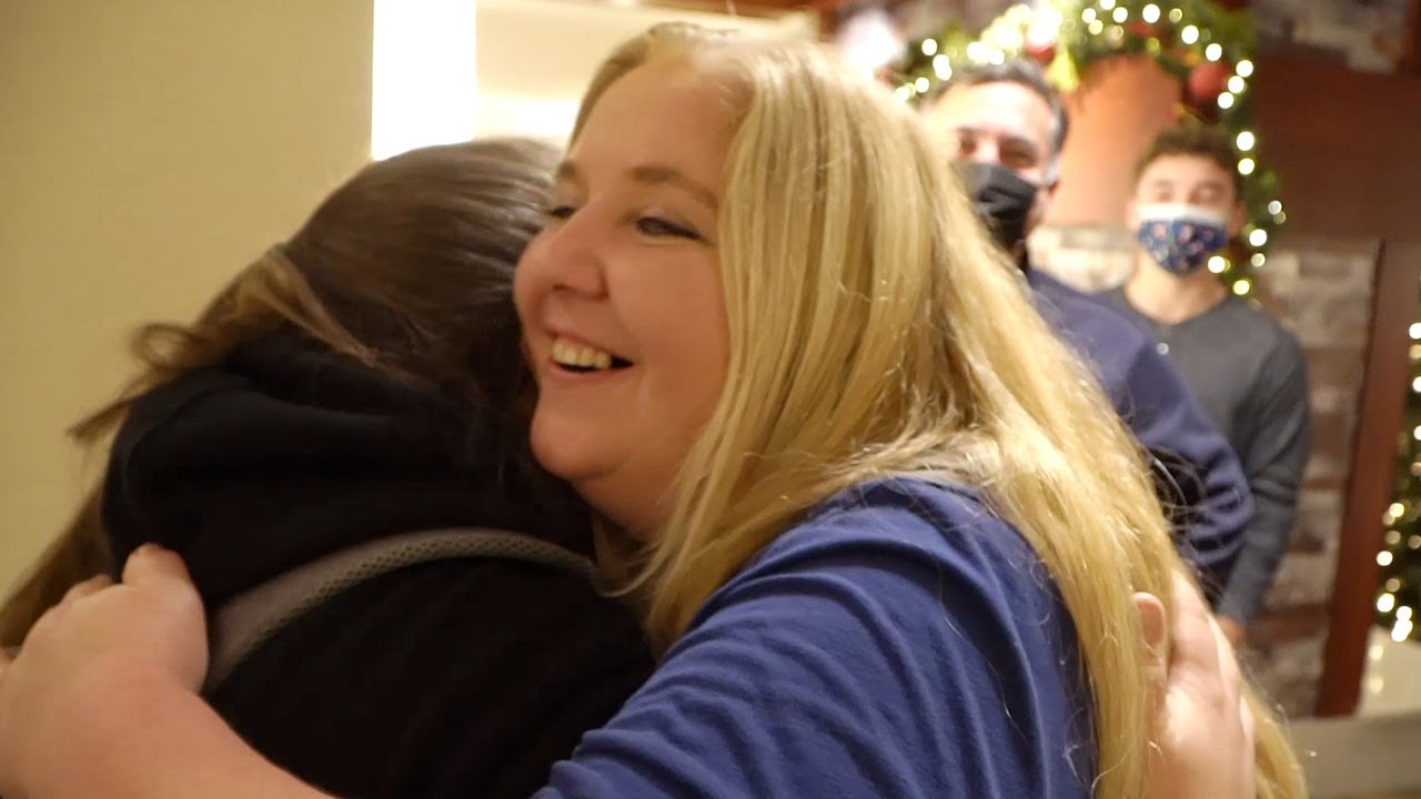 TELLING OUR FAMILY WE'RE PREGNANT!