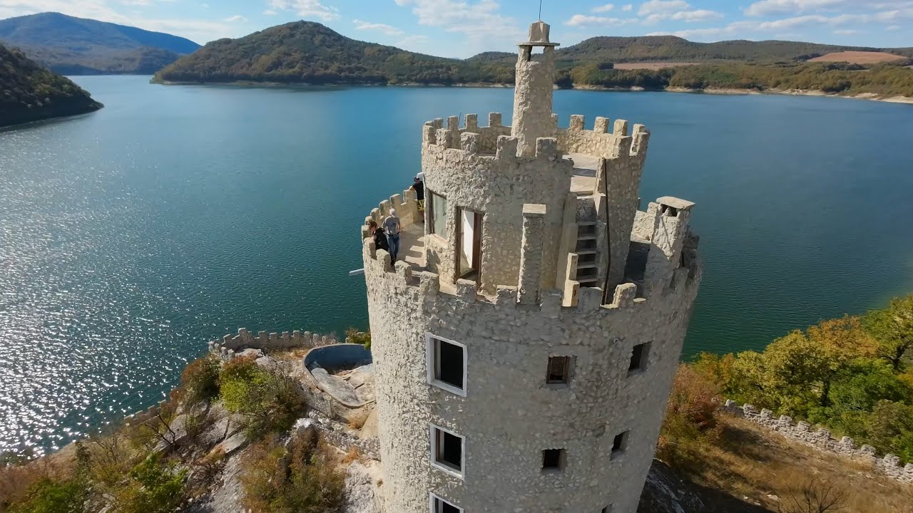 Кулата в яз. Цонево от близо - Tower in Tsonevo dam up close