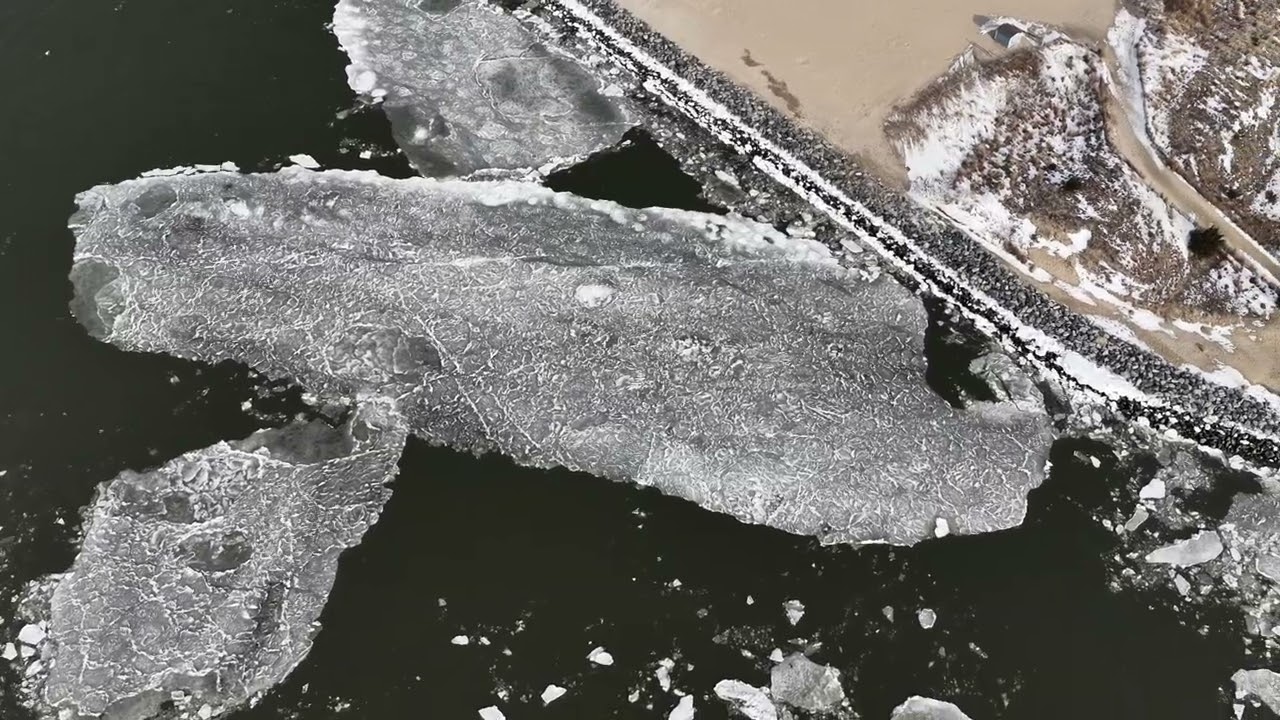 Outbound ice at Roosevelt Inlet in Lewes, De.