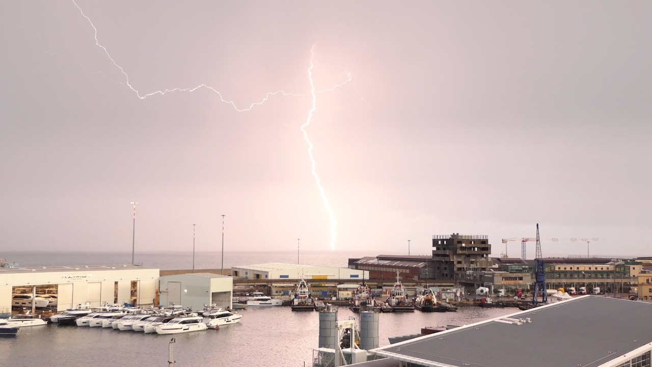 Gewitter in Savona, Italien - 07.02.2026