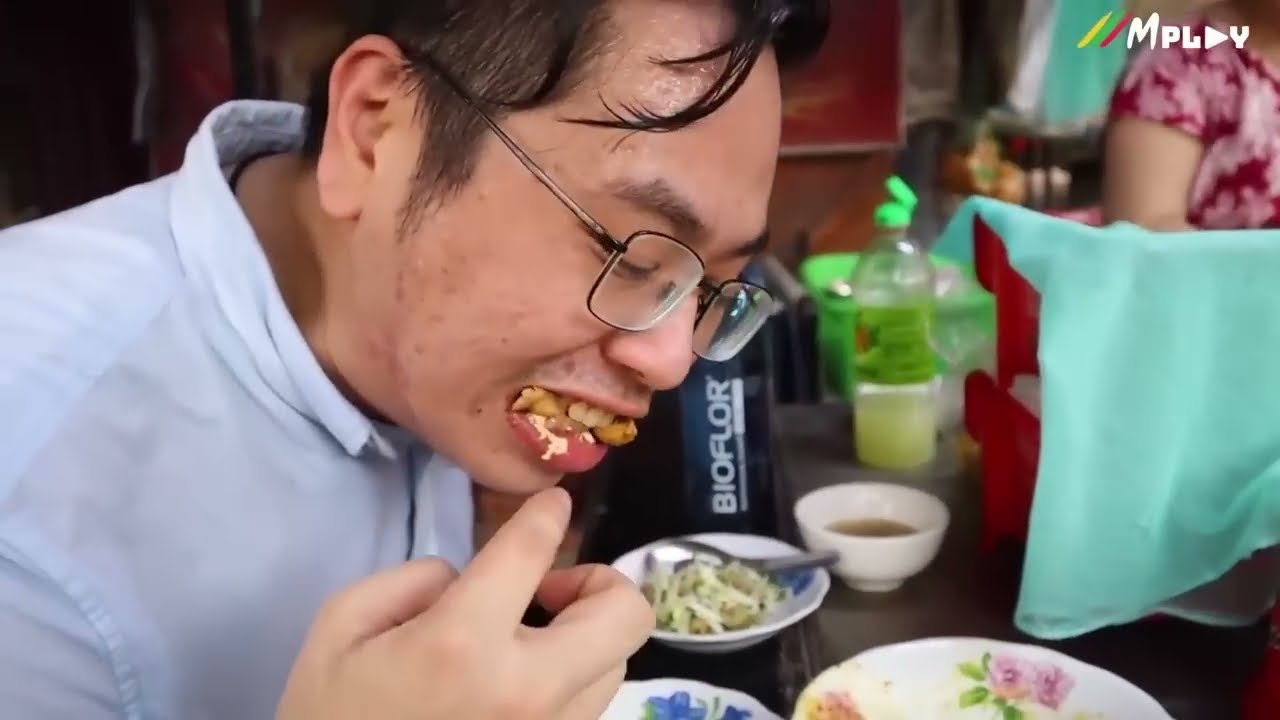 Snack Tour in Hlaing, Yangon / Street Food 😋   ဘူတာရုံလမ်း