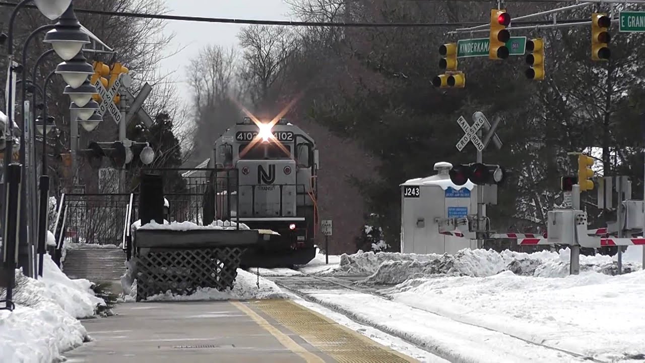 NJ Transit GP40 4102 in Montvale in HD