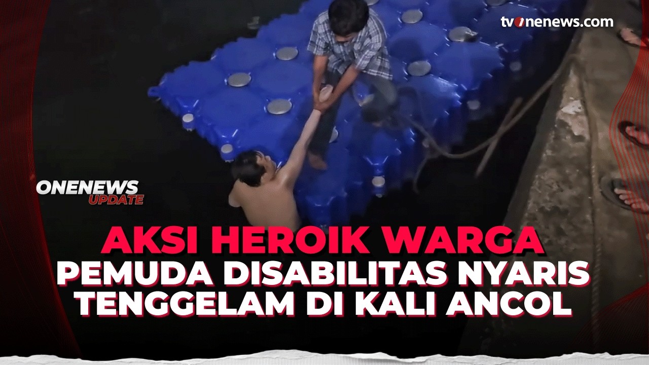 Warga Panik Selamatkan Pemuda Berkebutuhan Khusus Nyaris Tenggelam di Kali Ancol | OneNews Update