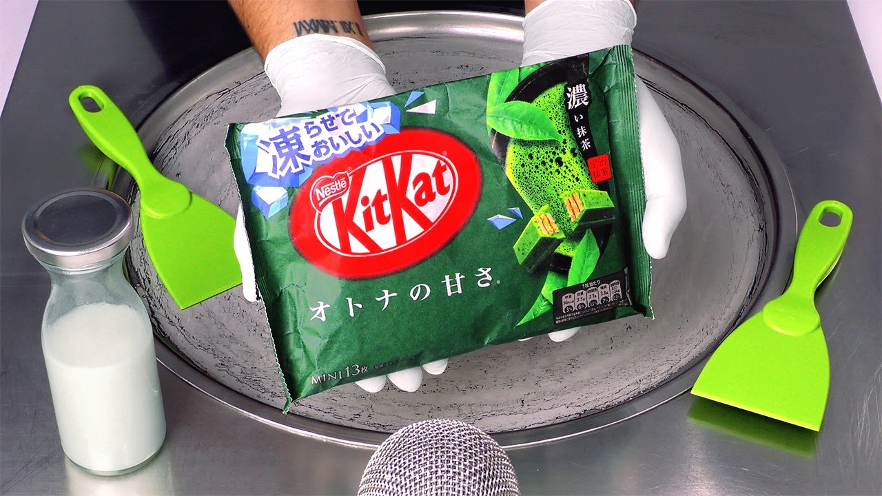 Matcha Kit Kat Ice Cream Rolls - Green Tea Chocolate Bars turns into Thai Ice Cream | Food ASMR