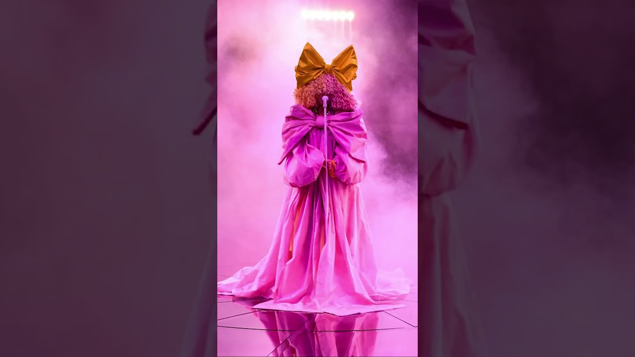 Faceless Fashion: The Art of Sia's Outfits! #sia #fashion #shorts