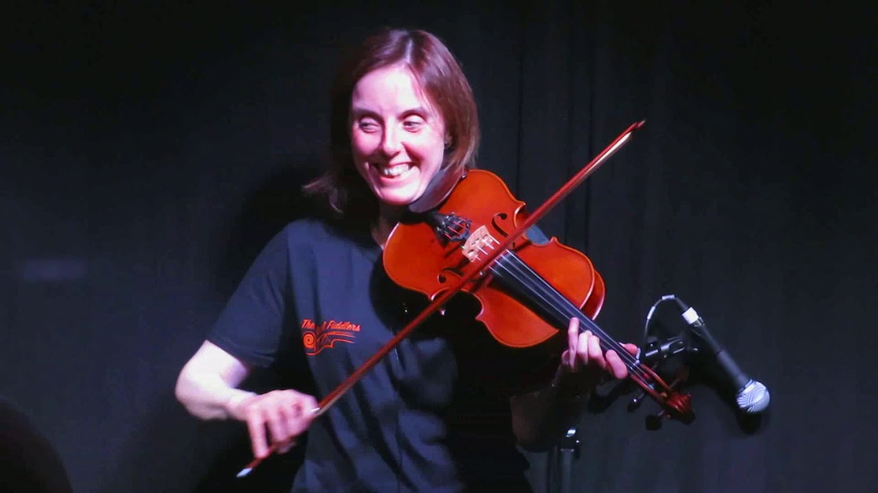 Jennifer Wrigley - The Hen's March O'er the Midden set