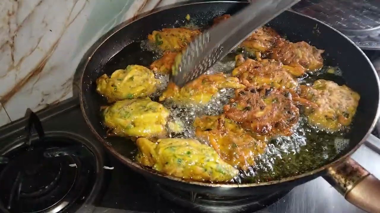 Winter special everyone's fvrt karhee pkora 🤤. Part 1 for complete recipe also watch part 2 😁💜
