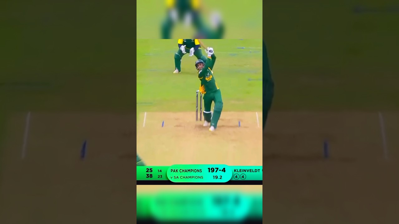 Wait For Shoaib Malik Huge Six 🔥😱 #cricket #shorts