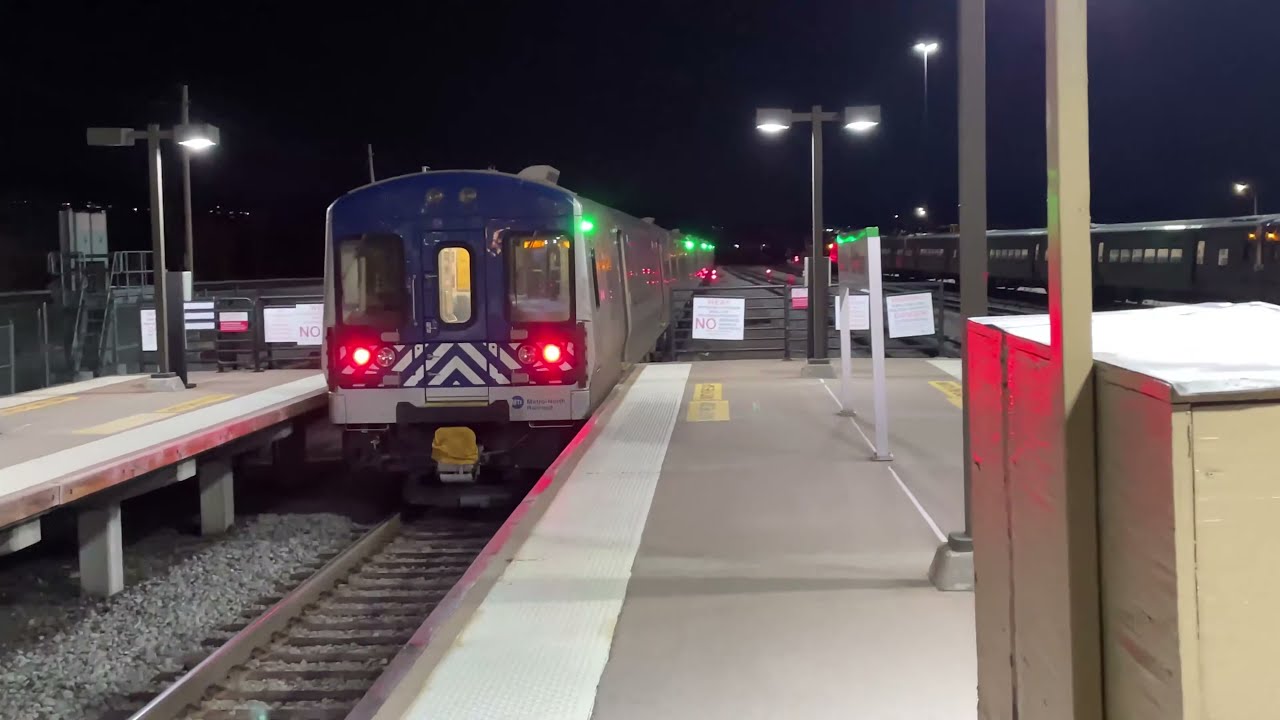 Metro North and Amtrak At Croton Harmon & Croton Landing(Croton North)