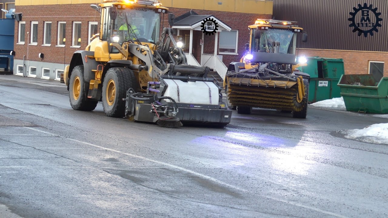 Volvo L90H & L70H in Spring time Sweeping / V&aring;rsopning 2023