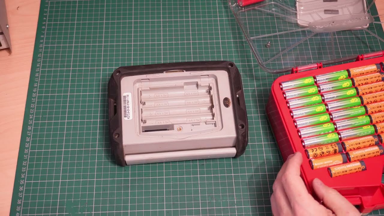 Megger RCDT310 Teardown & Repair Attempt – Part 2: Batterys in, no power on, lets open her up!