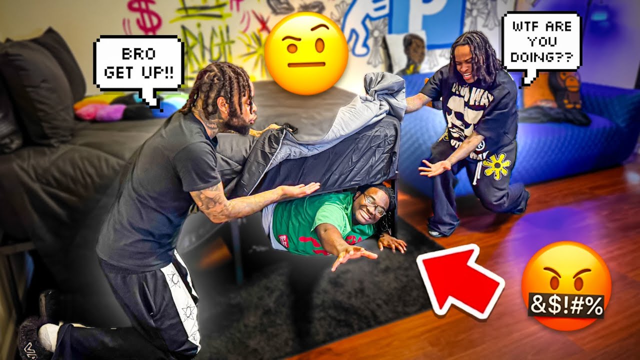 Тайно прячется под кроватью Джаза и Амара, не давая им знать…