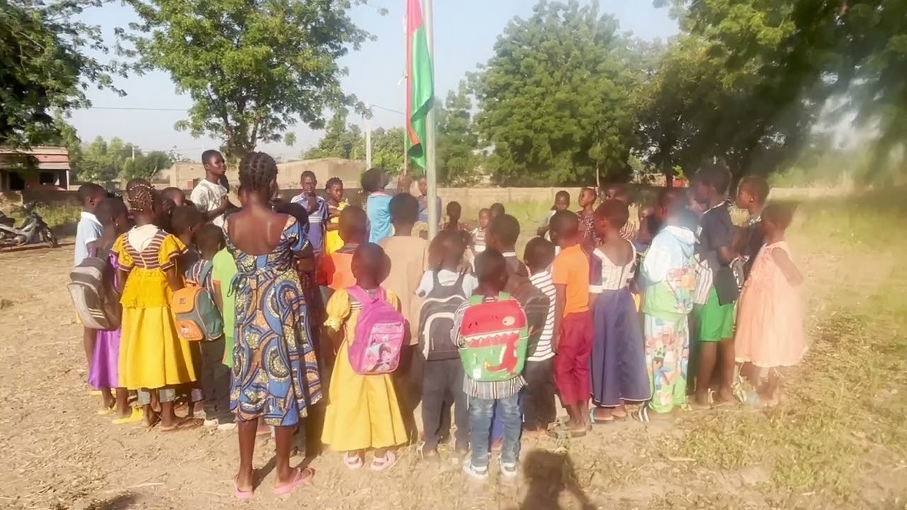 Lever du Drapeau Octobre 2025 - École St Jean Modeste à Koudougou - Burkina Faso