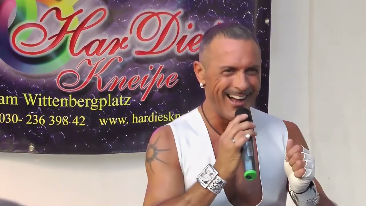 Straßenfest vor Hardies Kneipe 2011   Carlos Fassanelli   6