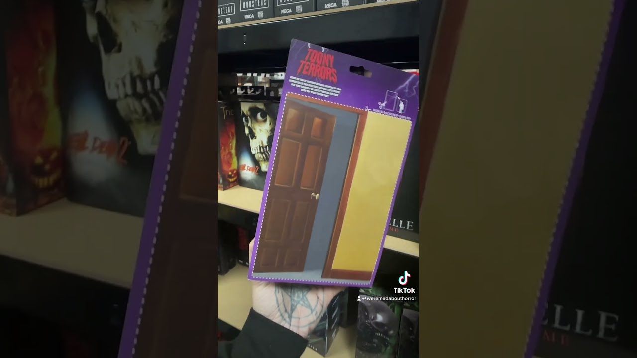 A Closer Look at The Neca Ghostface Toony Terrors Figure