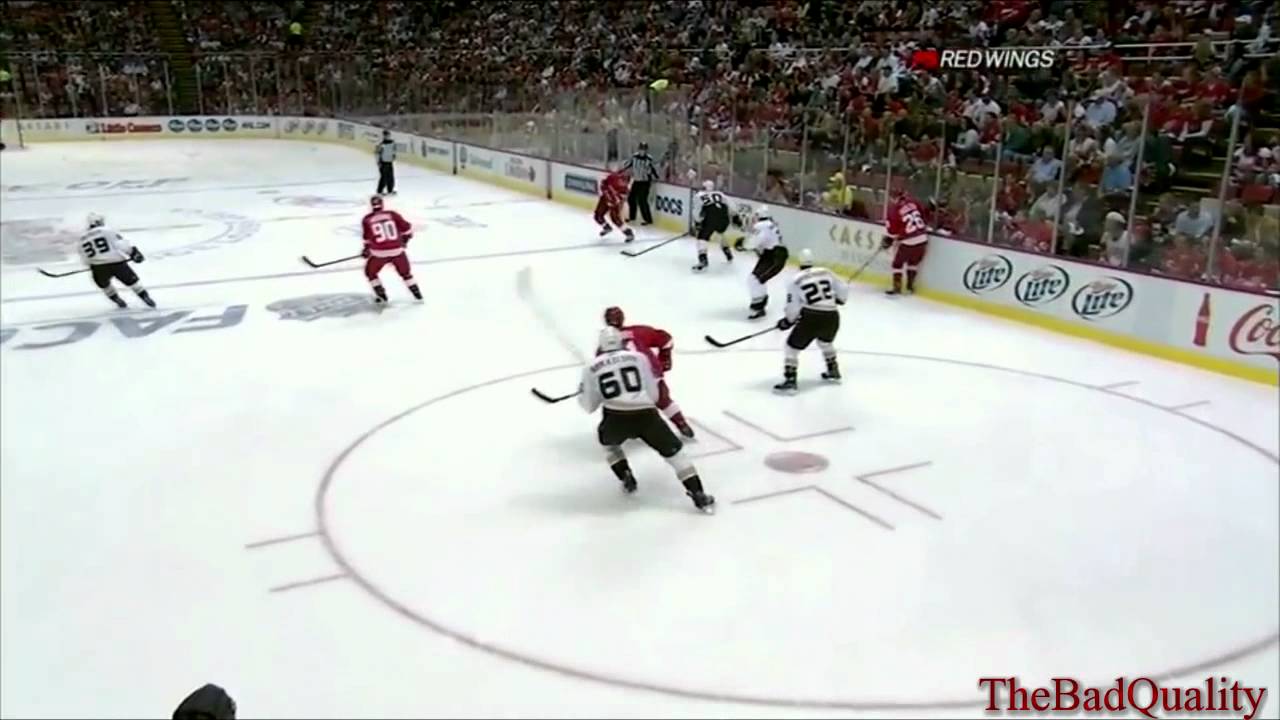 Modano 1st goal as Red Wing