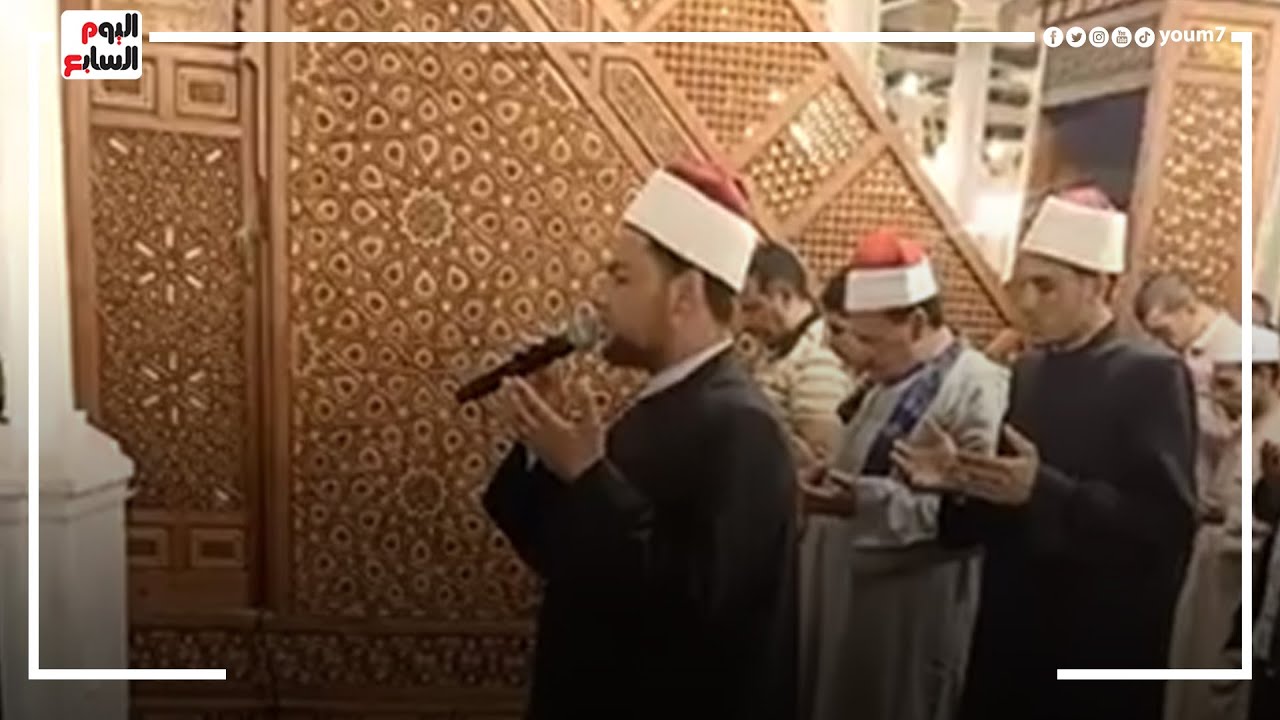 صلاة التراويح من مسجد الحسين.. مشهد يفرح القلب