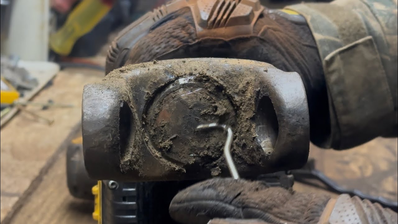 1983 Bronco Frame-Off Pt. 3 | Degreasing Decades of Grime (Shop Day)