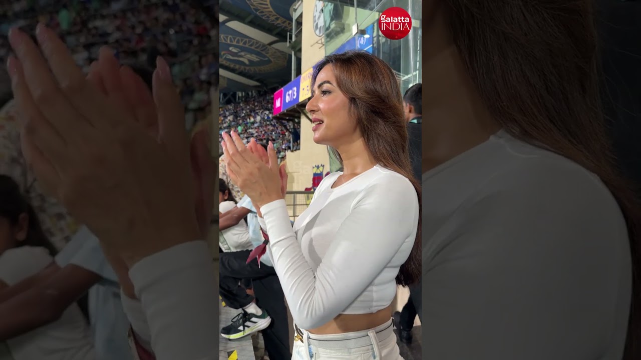 Sonal Chauhan spotted cheering for Mumbai Indians last night 💙 #sonalchauhan